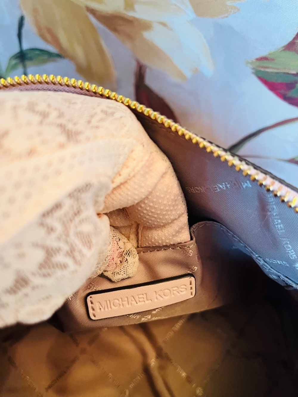 Michael Kors Jet Set Travel Powder Blush Pink Multi Medium Dome Crossbody (NWT) - Picture 9 of 13